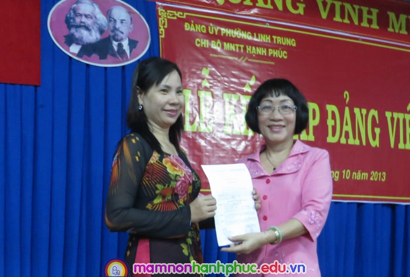 Lễ kết nạp Đảng viên Trần Thị Nga Mi